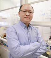 Prof Zhongxing Huang